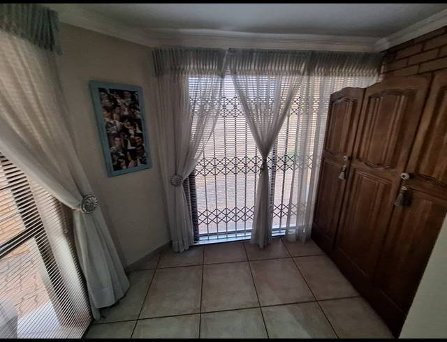 4 BEDROOM HOUSE FOR SALE IN SASOLBURG EXT 23